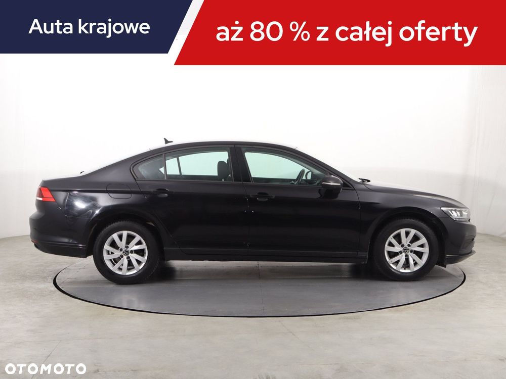 Volkswagen Passat - 8