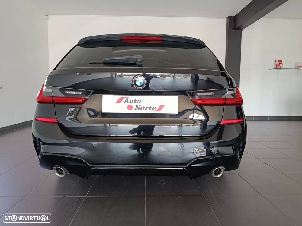 BMW 320 d Pack Desportivo M Auto - 16