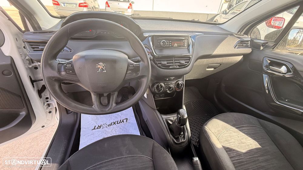 Peugeot 208 - 15