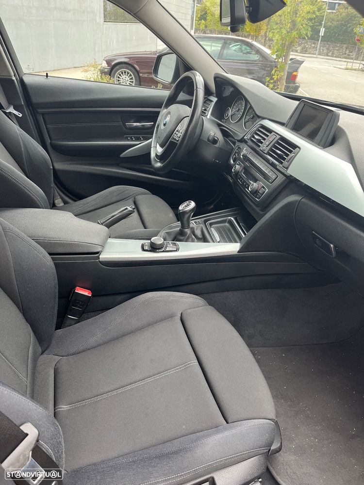 BMW 318 d Line Sport - 14