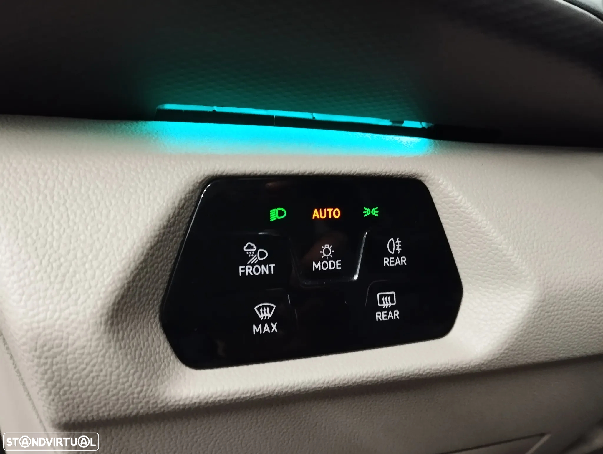 VW Multivan 2.0 TDI Style Longa DSG - 29
