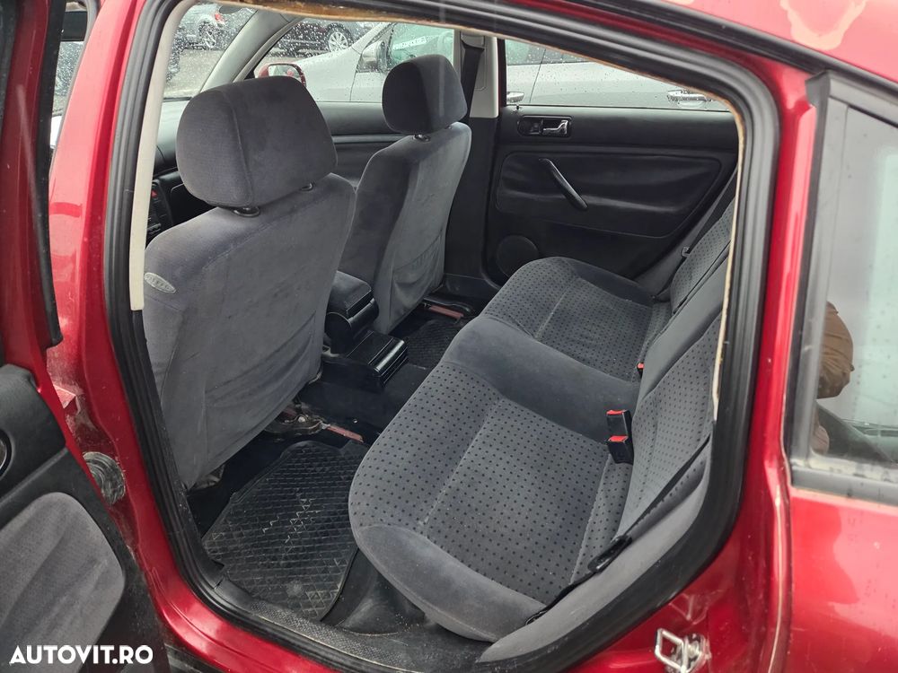 Volkswagen Passat - 8