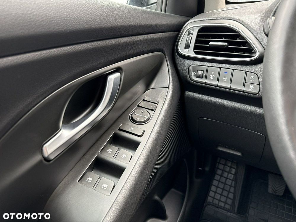 Hyundai i30 1.5 DPI Pure - 23