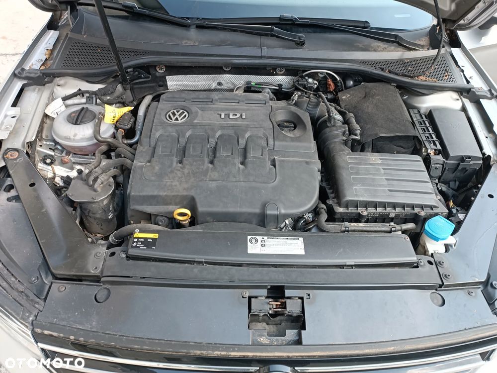 Volkswagen Passat - 12