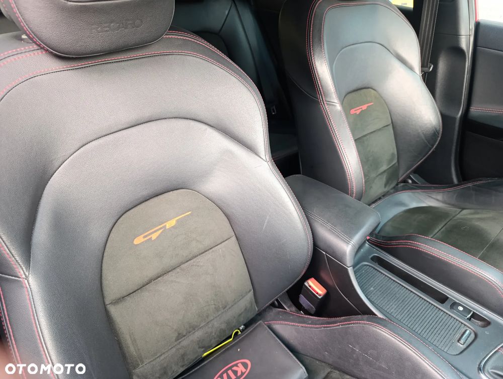 Kia Ceed 1.6 T-GDI GT - 11