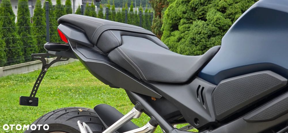 Honda CB - 16