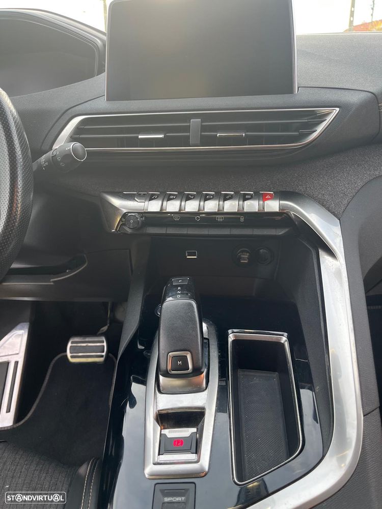 Peugeot 5008 1.5 BlueHDi GT Line J19 EAT8 - 10