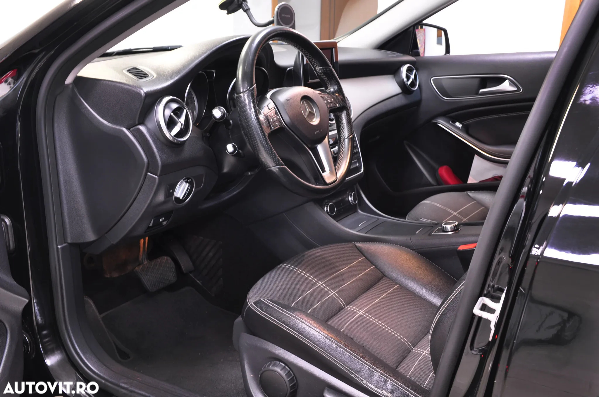 Mercedes-Benz GLA - 7