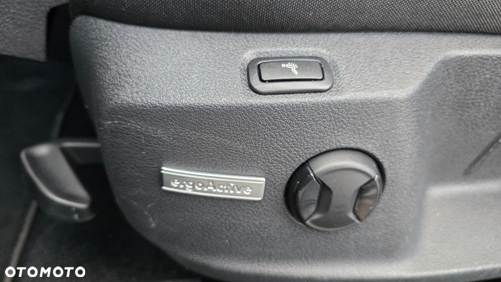 Volkswagen Golf - 22