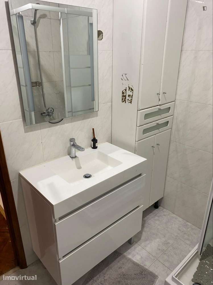 Quarto - localizado em Lisbon - Grande imagem: 4/6