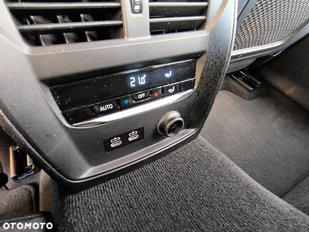 BMW Seria 3 330e iPerformance Sport Line - 12