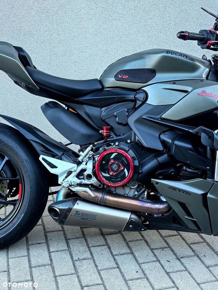 Ducati Streetfighter V2 - 2