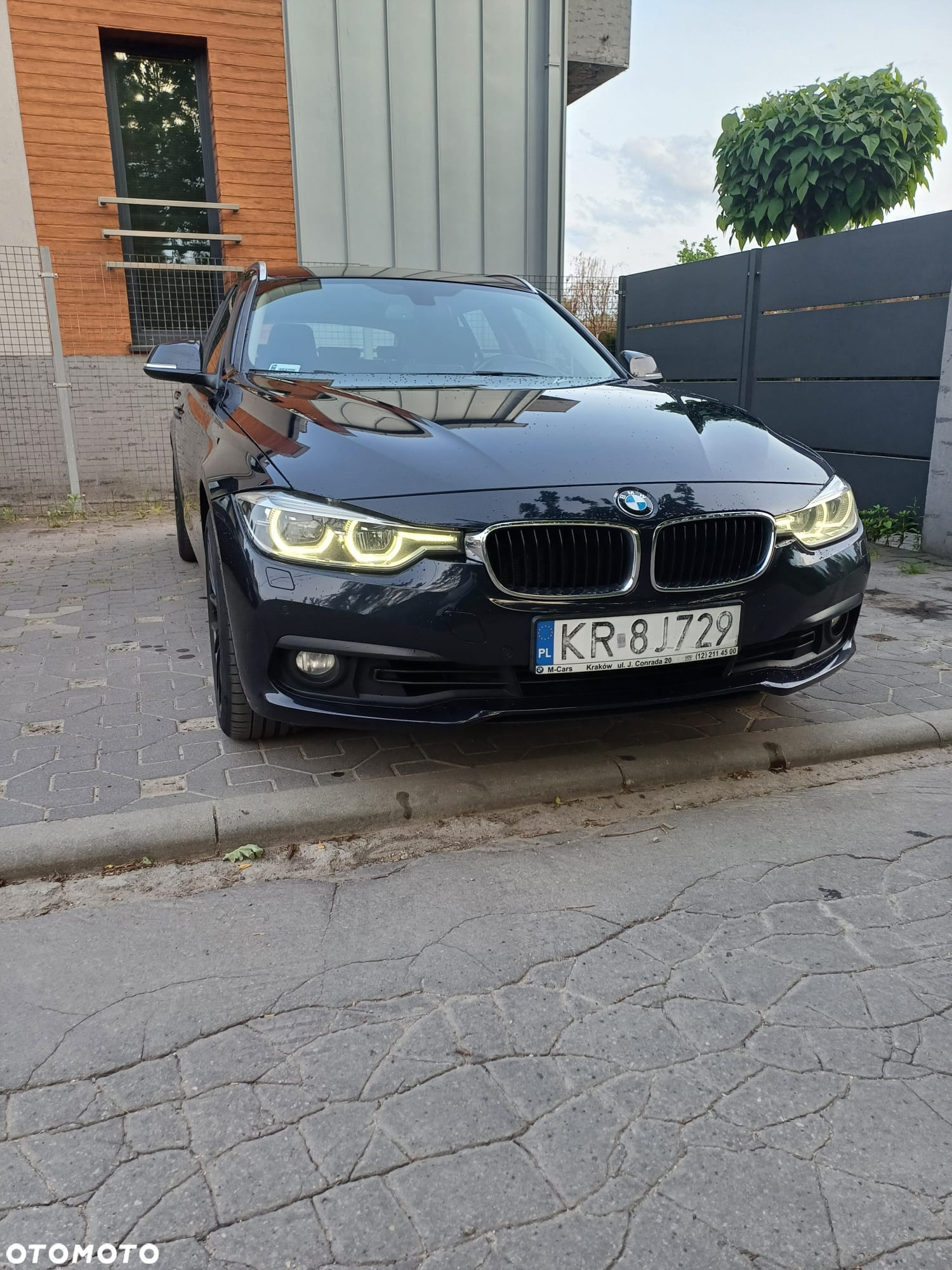 BMW Seria 3 330i xDrive - 11