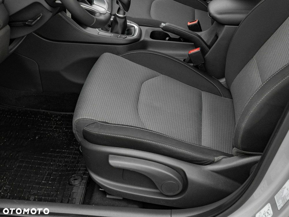 Hyundai i30 1.5 DPI Classic + - 14