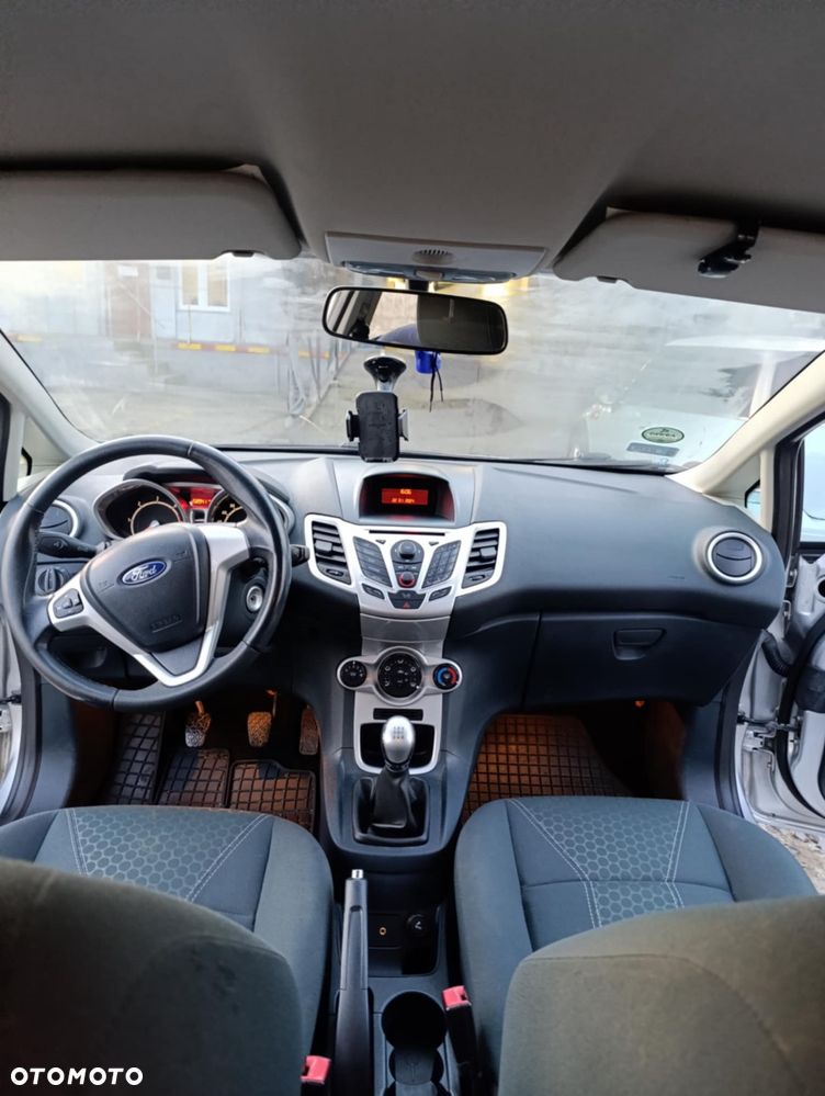 Ford Fiesta - 10