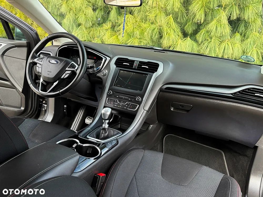 Ford Mondeo 2.0 TDCi STart-Stopp ST-Line - 32