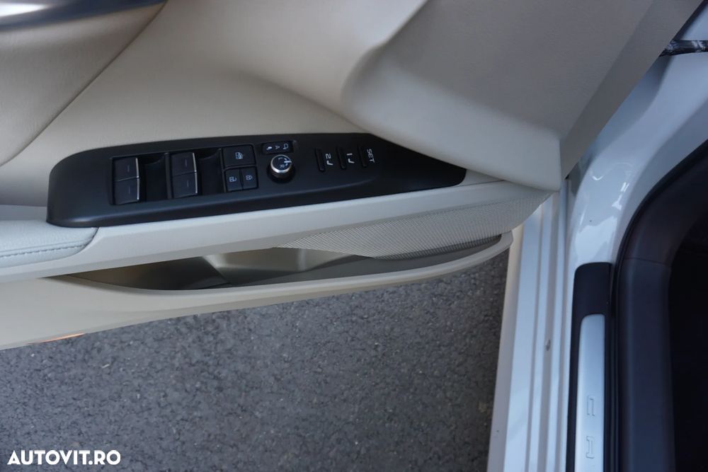 Toyota Camry 2.5 Hybrid Exclusive - 8