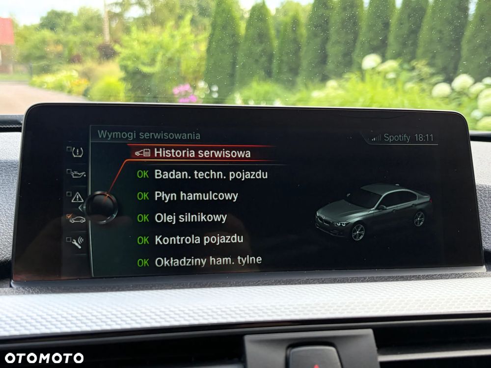 BMW Seria 3 318d M Sport - 34
