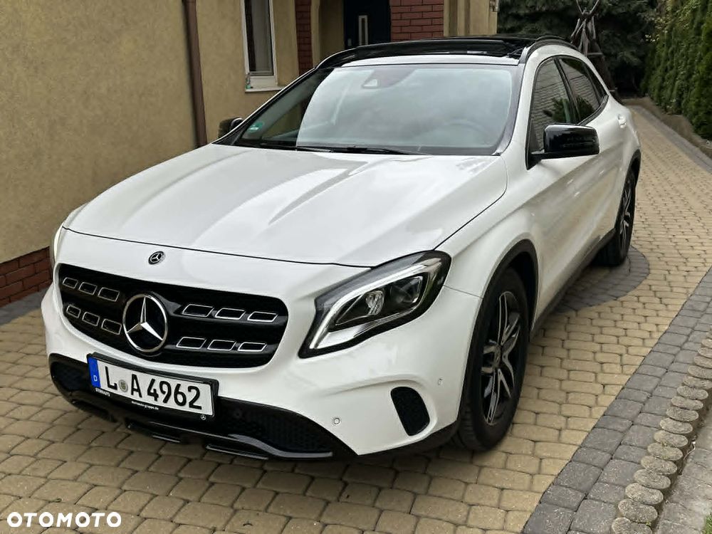 Mercedes-Benz GLA 200 7G-DCT Urban - 17