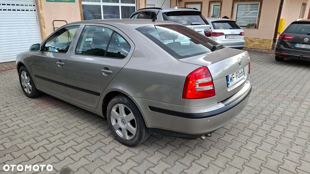 Skoda Octavia 1.9 TDI Ambiente DSG - 10
