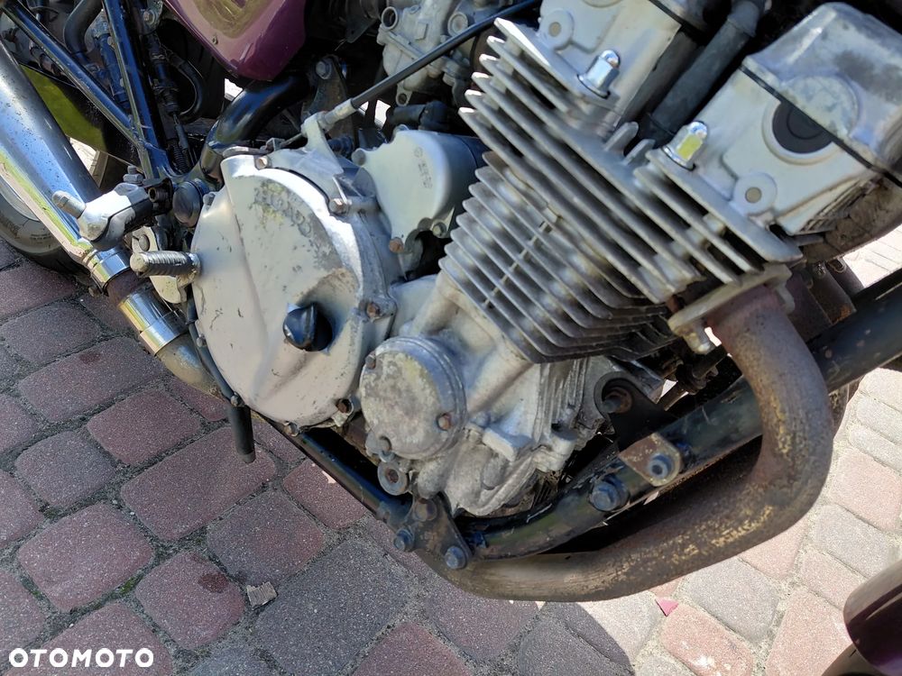 Honda CB - 12