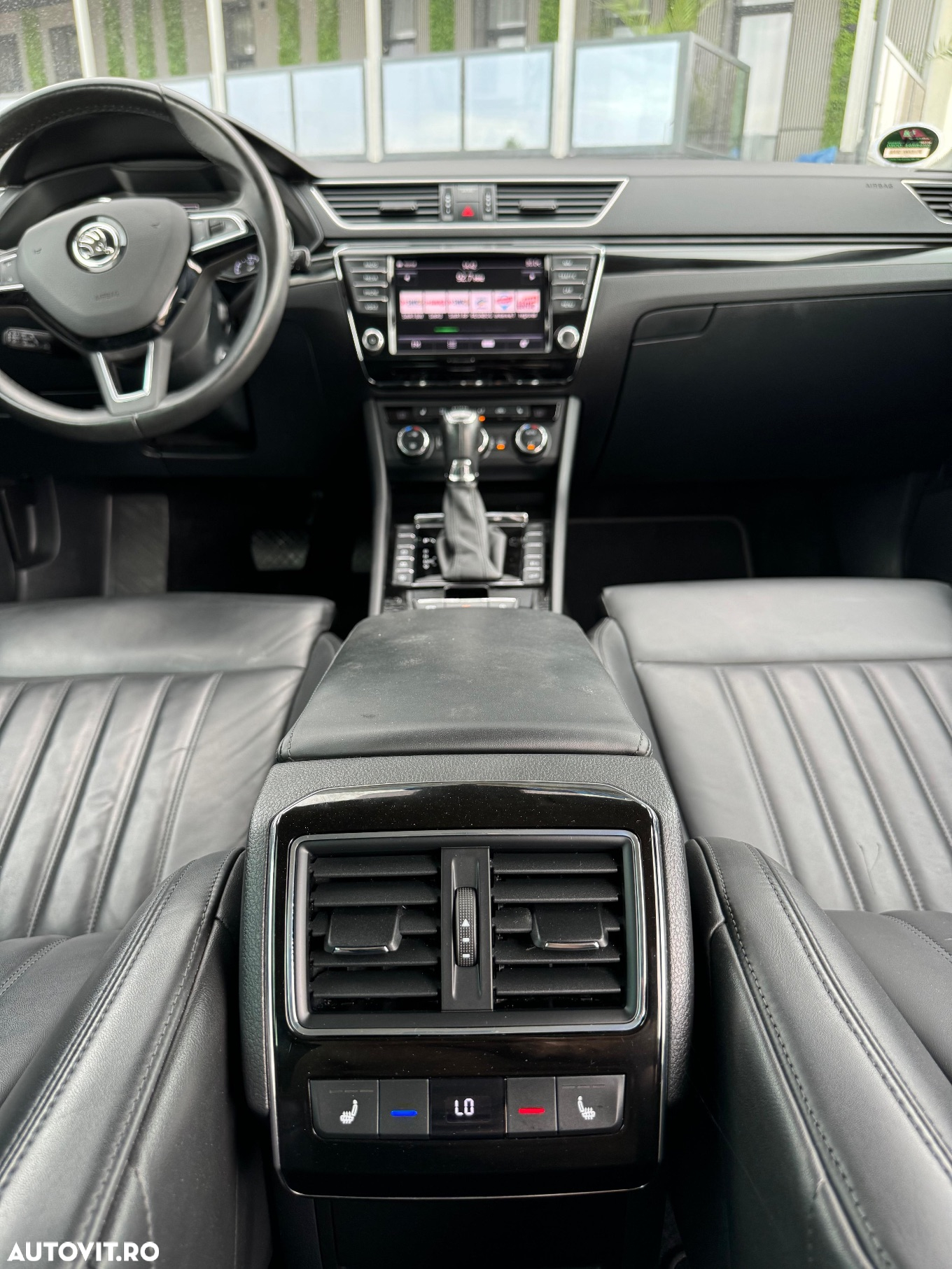 Skoda Superb 2.0 TDI DSG 4X4 Laurin & Klement - 17