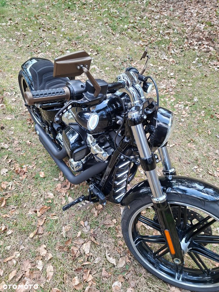 Harley-Davidson Softail Breakout - 9