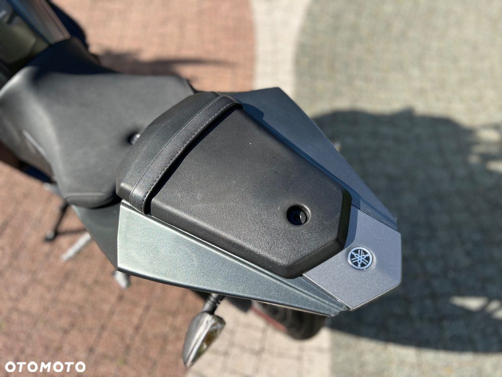 Yamaha YZF - 19