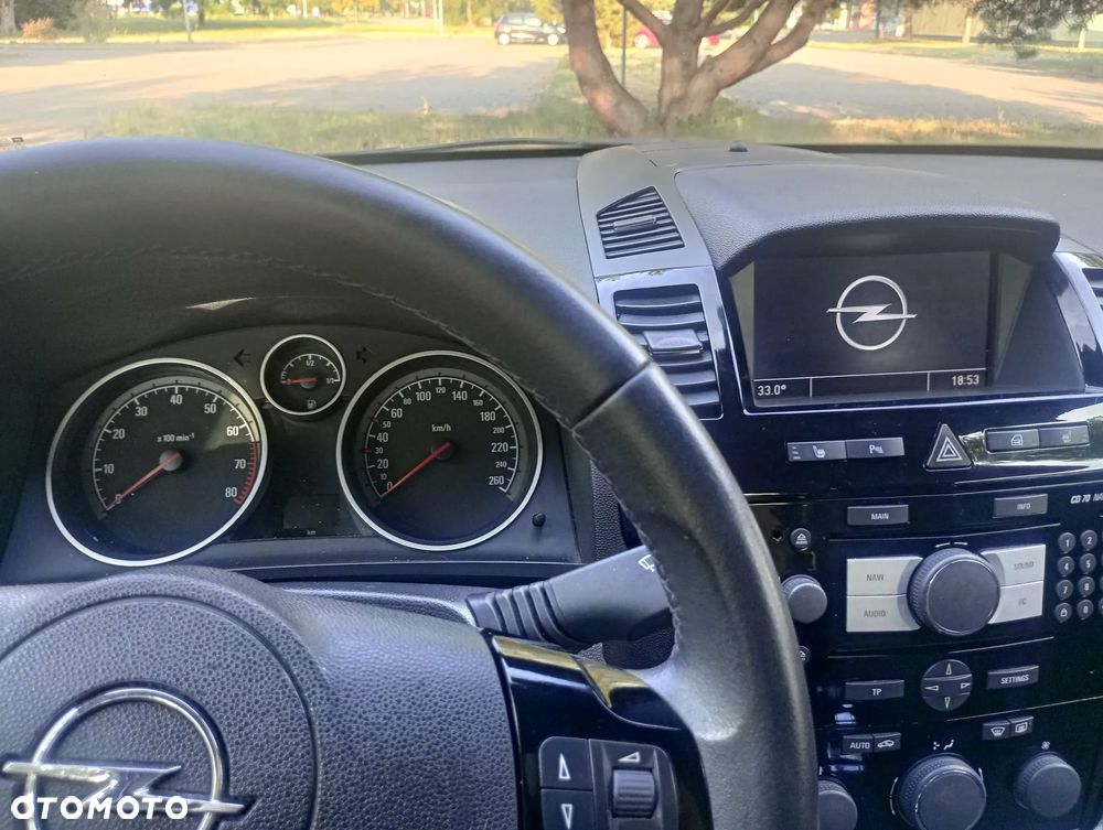 Opel Zafira 2.2 Navi - 14