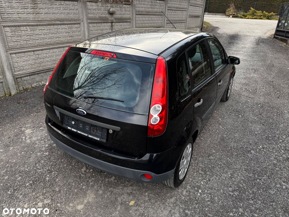 Ford Fiesta 1.3 Trend - 14