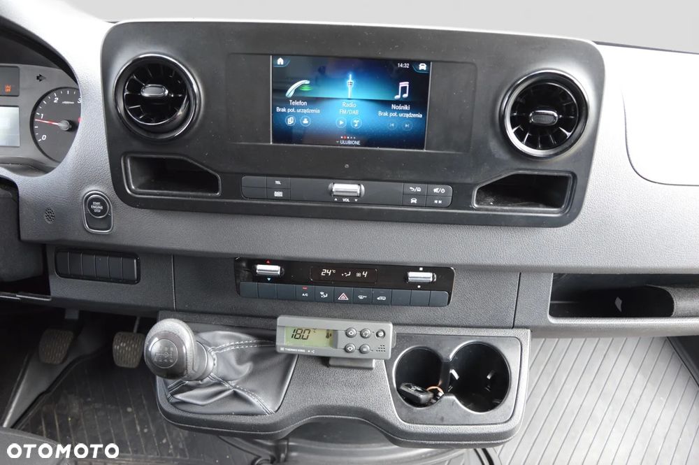 Mercedes-Benz Sprinter - 15