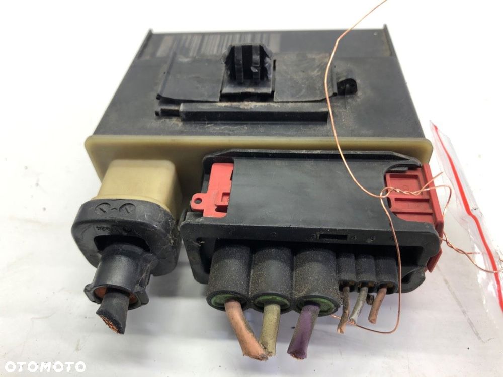 PRZEKAŹNIK ŚWIEC ŻAROWYCH  CITROEN C4 GRAND PICASSO I (UA_) 2006 - 2013 1.6 HDi 80 kW [109 KM] - 2