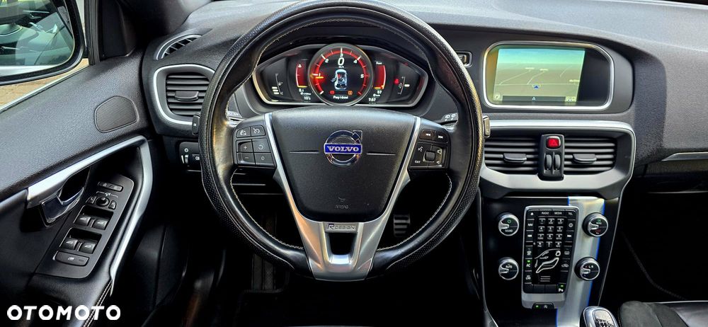 Volvo V40 D4 Drive-E R-Design Summum - 30