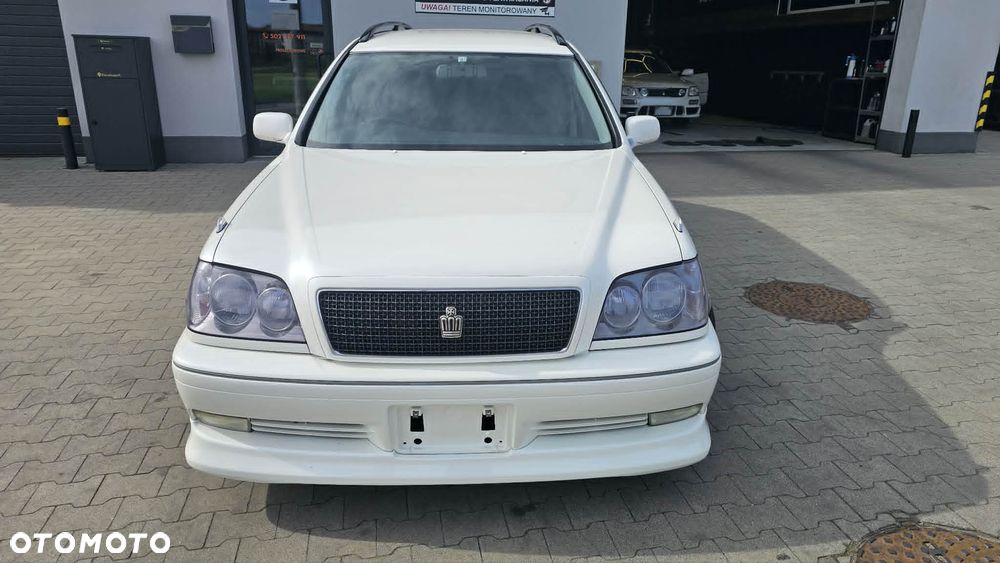 Toyota Crown - 4