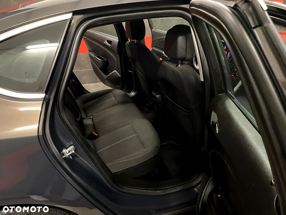 Opel Astra 1.4 Turbo Innovation - 23