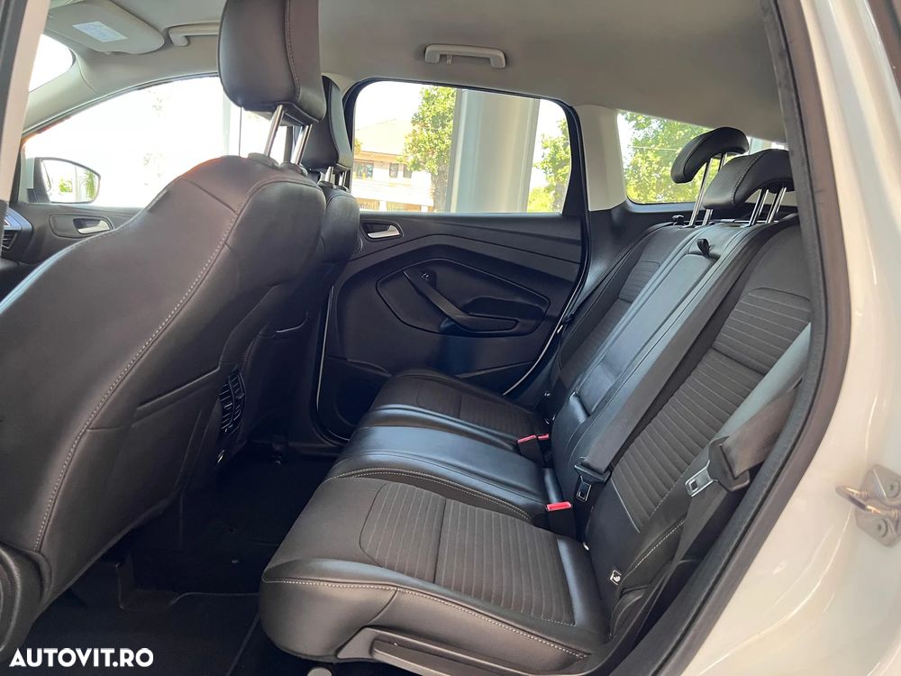 Ford Kuga - 31