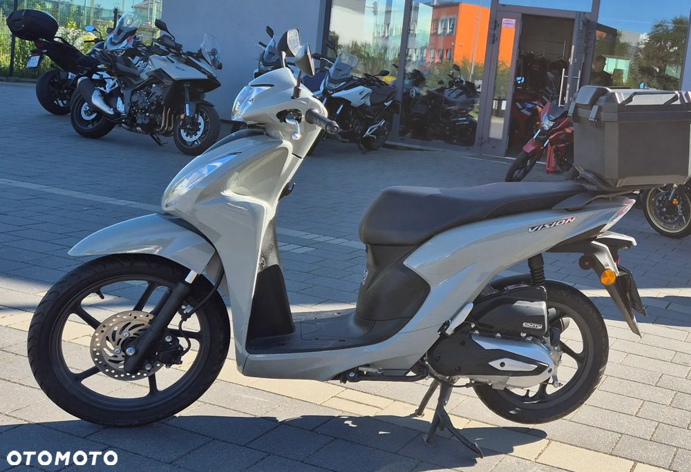 Honda Vision - 1