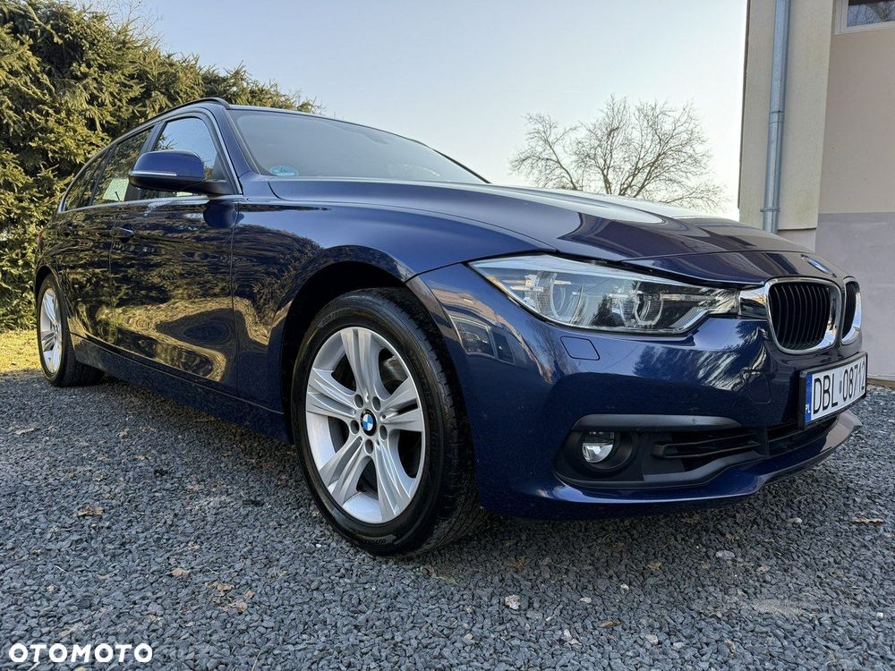 BMW Seria 3 320i Luxury Line - 40