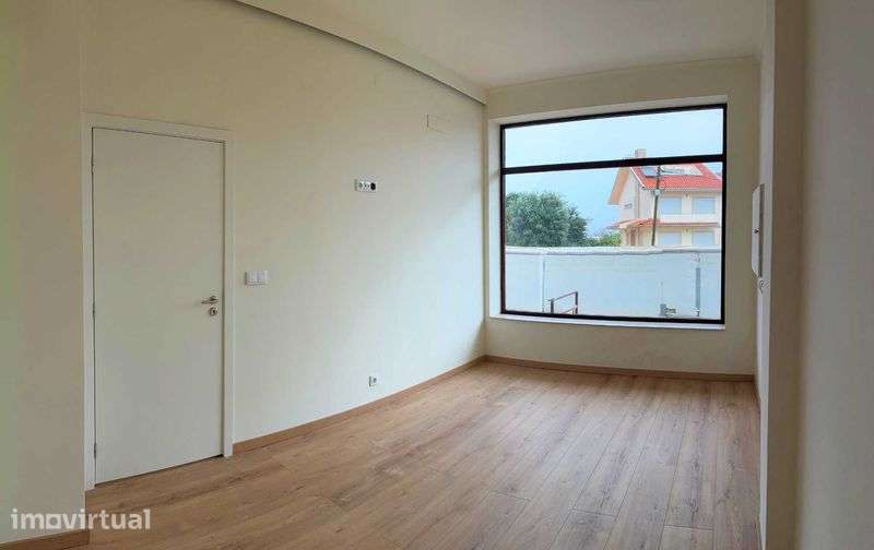 Loja em custódias zona nobre/ aluga-se ou vende-se - Grande imagem: 5/12