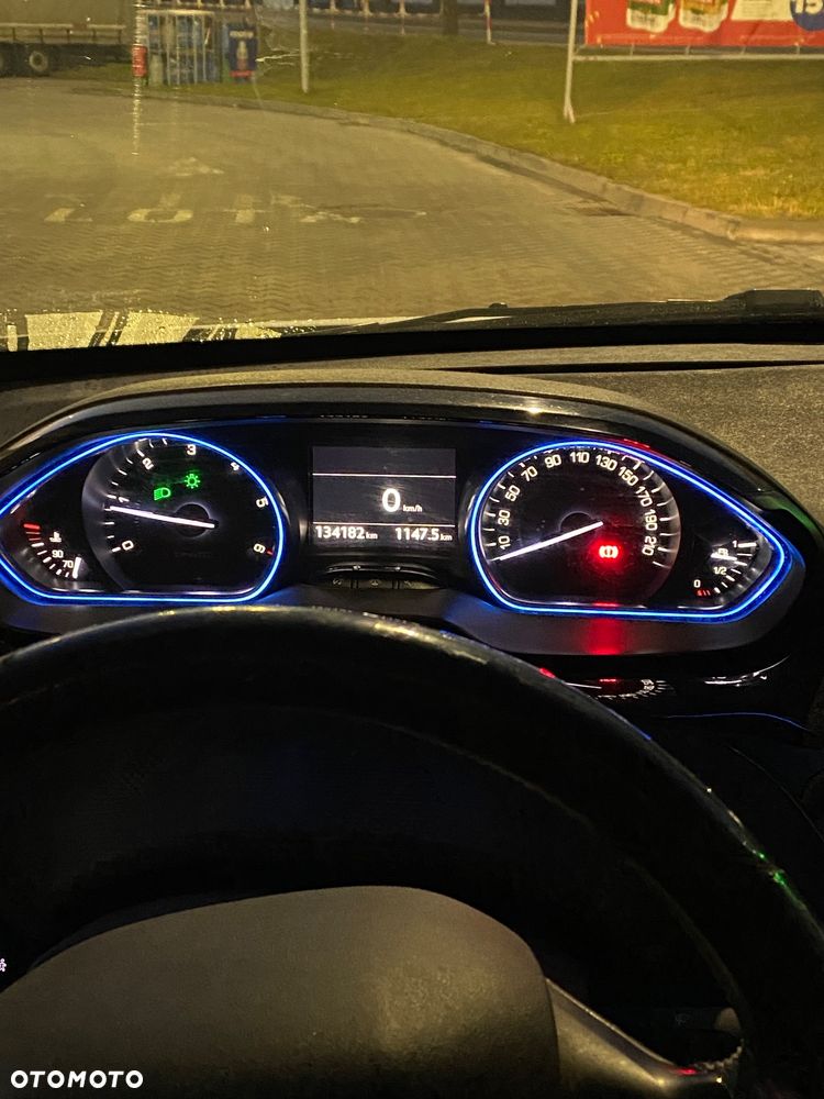 Peugeot 2008 e-HDi FAP 115 STOP & START Allure - 6