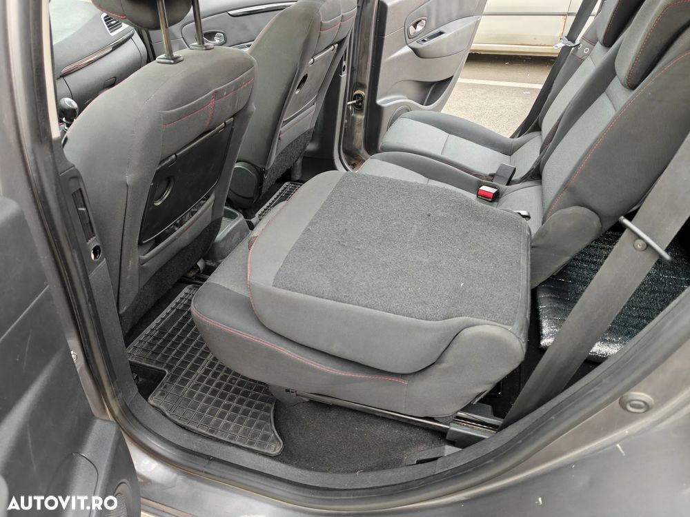 Renault Grand Scenic 1.6 dCi Stop&Start Energy Privilege - 17