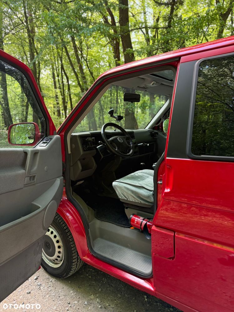 Volkswagen Multivan - 11