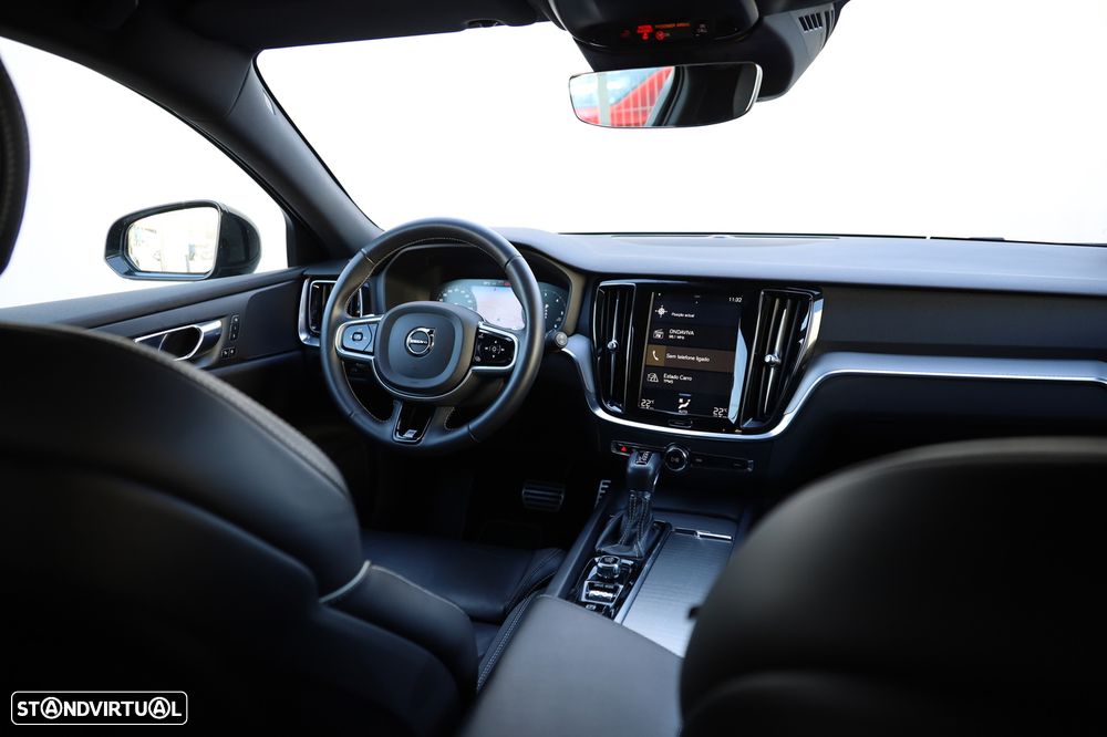 Volvo V60 2.0 D3 R-Design Geartronic - 17