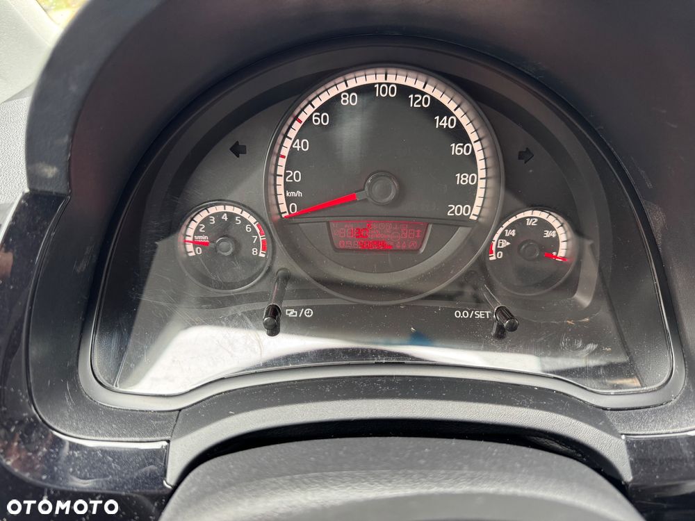 Volkswagen up! 1.0 cross - 11