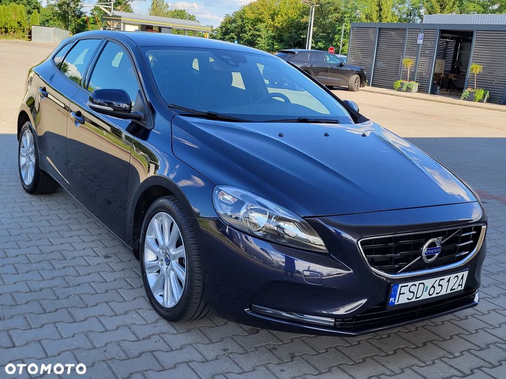 Volvo V40 T2 Momentum - 4