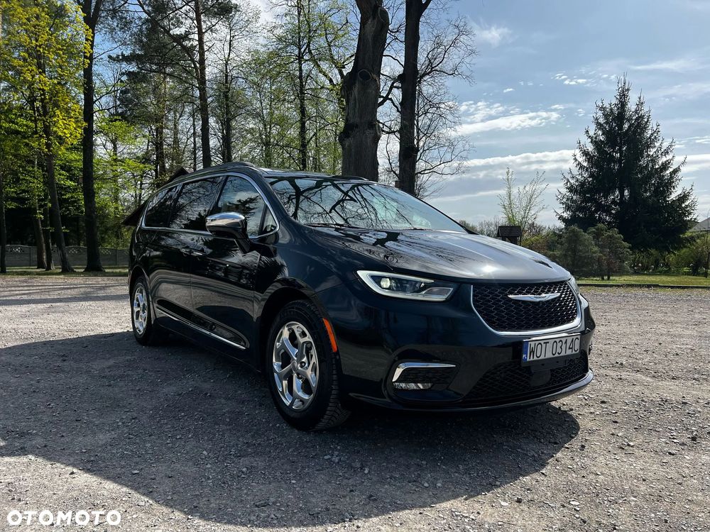 Chrysler Pacifica - 4