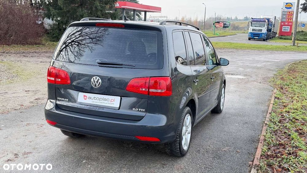 Volkswagen Touran - 15