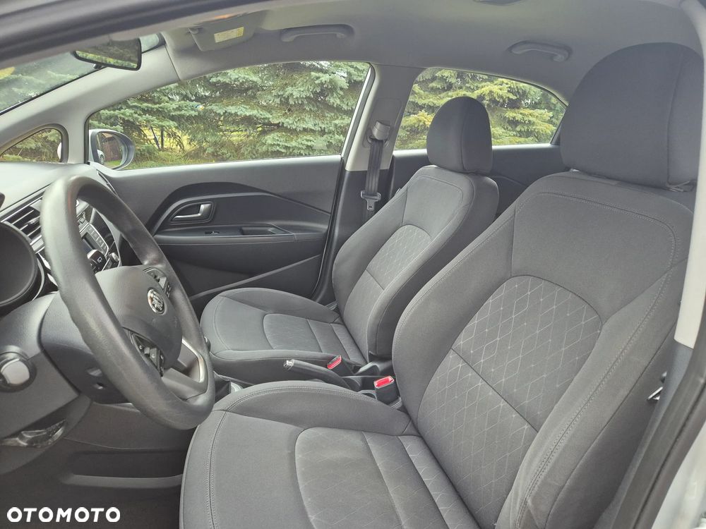 Kia Rio 1.2 Attract - 11