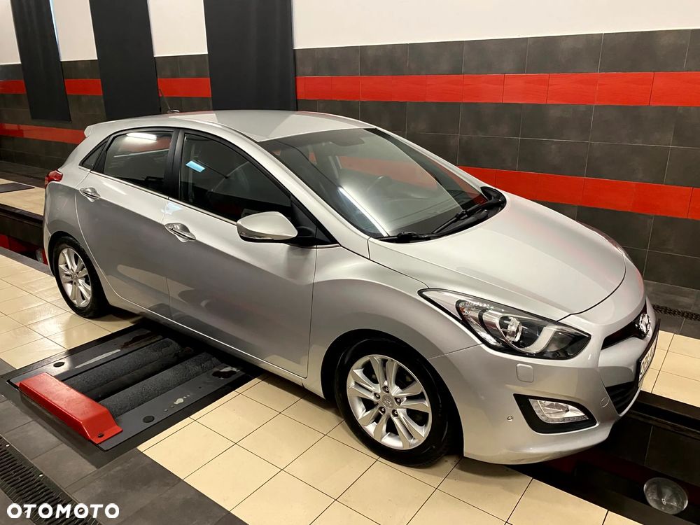 Hyundai i30 1.6 GDI Classic + - 5