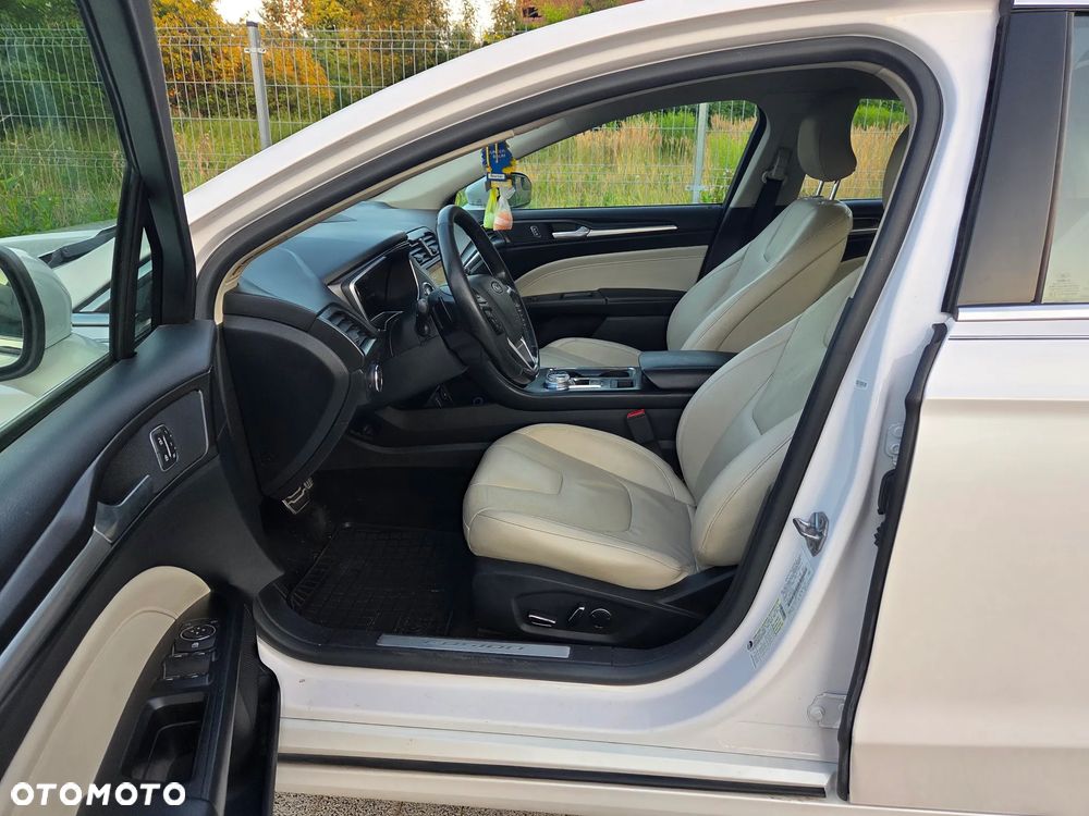 Ford Fusion - 9